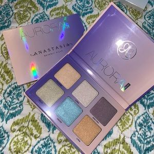SOLD* Anastasia Beverly Hills Aurora Glow Kit NIB⭐️
